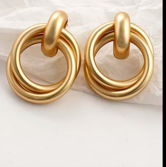 New Matte Gold Color Trendy Earrings - Picture 2 of 2